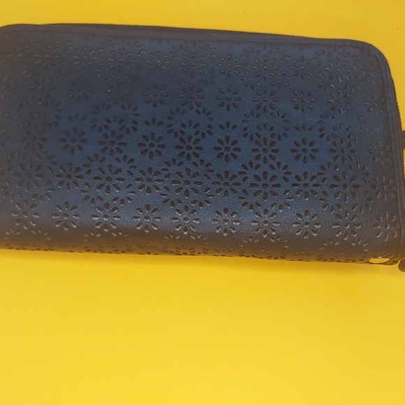 Fiorelli Wristlet - Picture 2 of 4